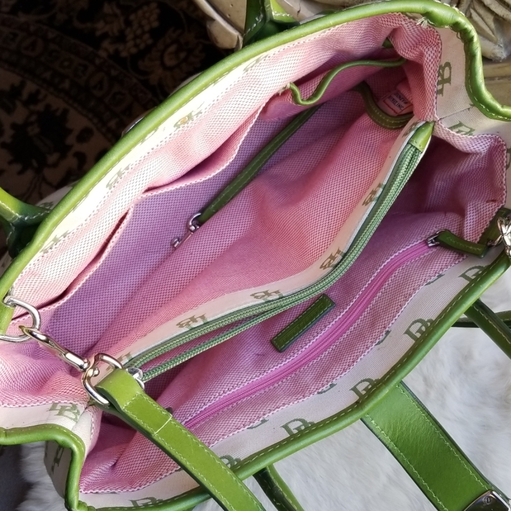 Beautiful Dooney & Bourke satchel - Picture 5 of 7